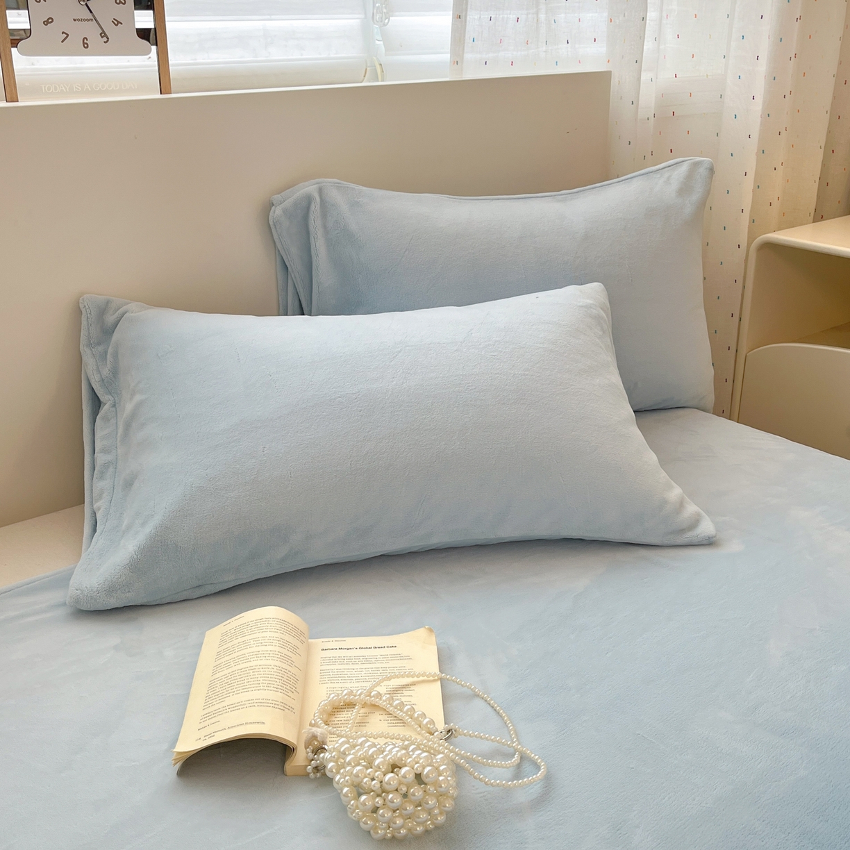 91家纺网 家纺一手货源 找家纺 颜选 2025新款纯色190克牛奶绒四件套 纯蓝啵啵