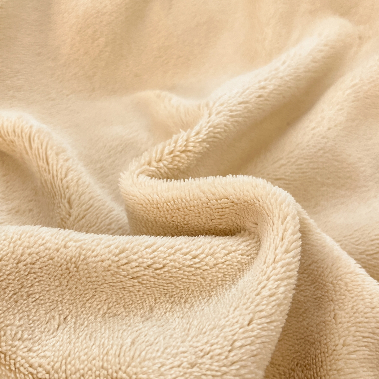 91家纺网 家纺一手货源 找家纺 颜选 2025新款纯色190克牛奶绒四件套 卡其奶昔