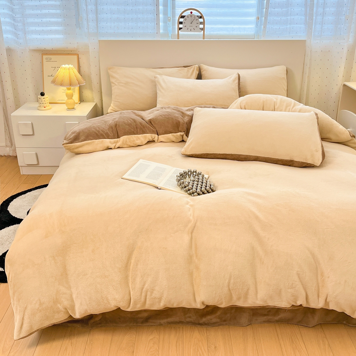 91家纺网 家纺一手货源 找家纺 颜选 2025新款纯色190克牛奶绒四件套 卡其奶昔