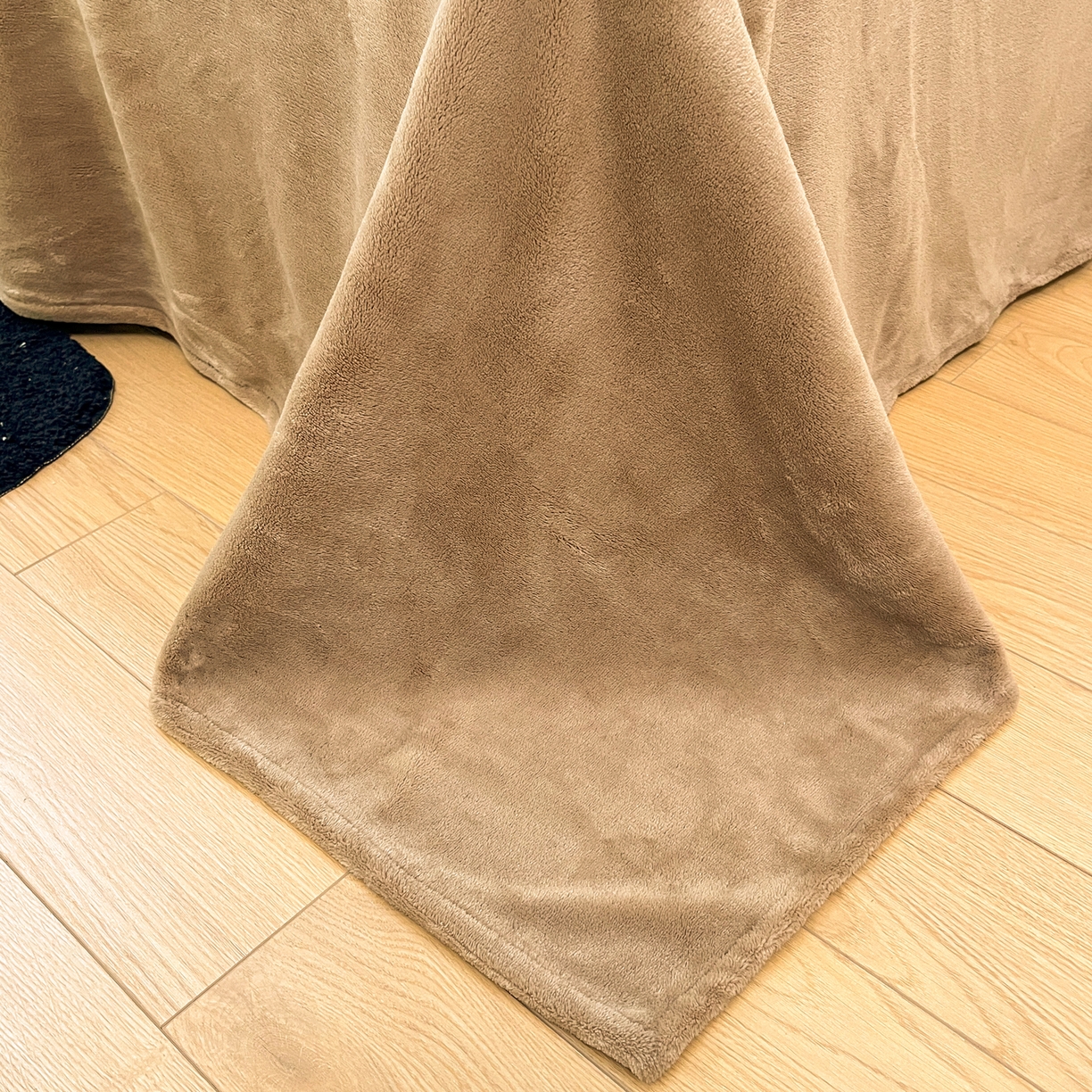 91家纺网 家纺一手货源 找家纺 颜选 2025新款纯色190克牛奶绒四件套 卡其奶昔