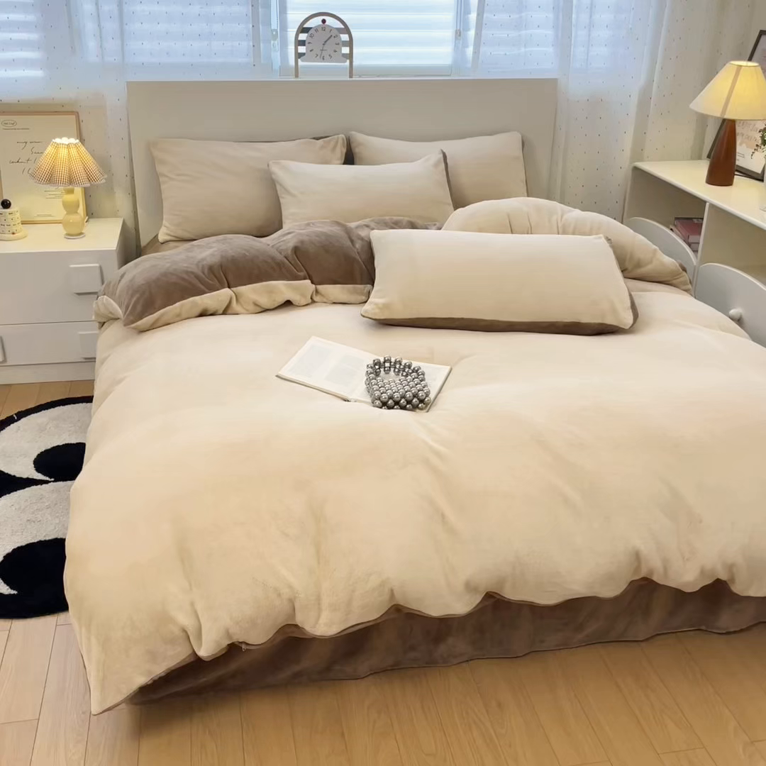 91家纺网 家纺一手货源 找家纺 颜选 2025新款纯色190克牛奶绒四件套 卡其奶昔