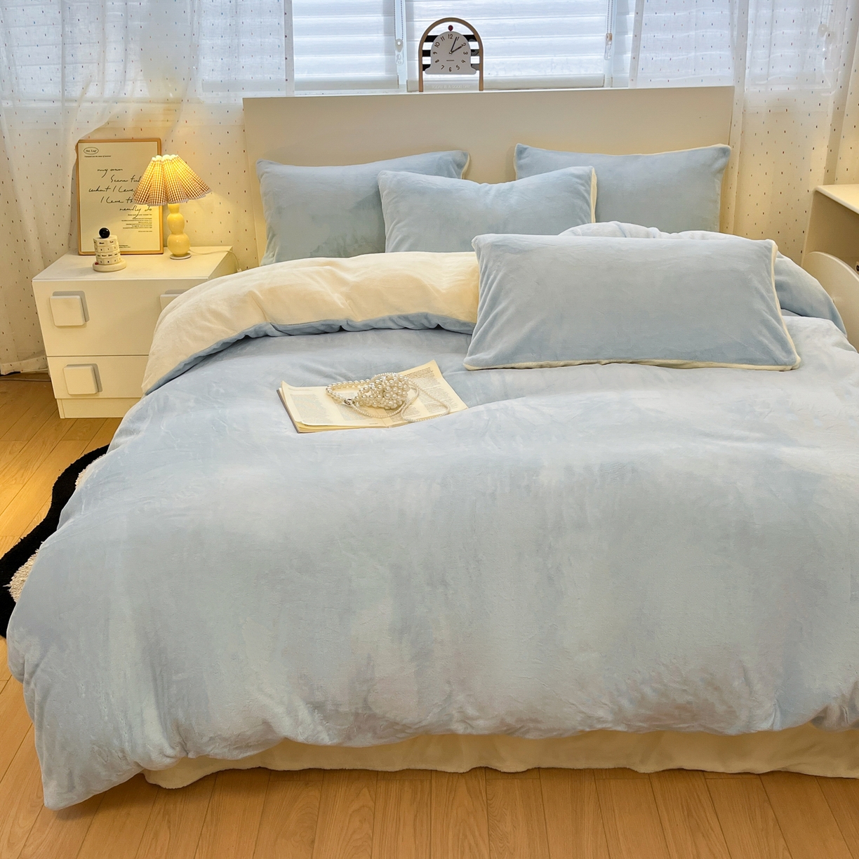 91家纺网 家纺一手货源 找家纺 颜选 2025新款纯色190克牛奶绒四件套 奶油黄蓝