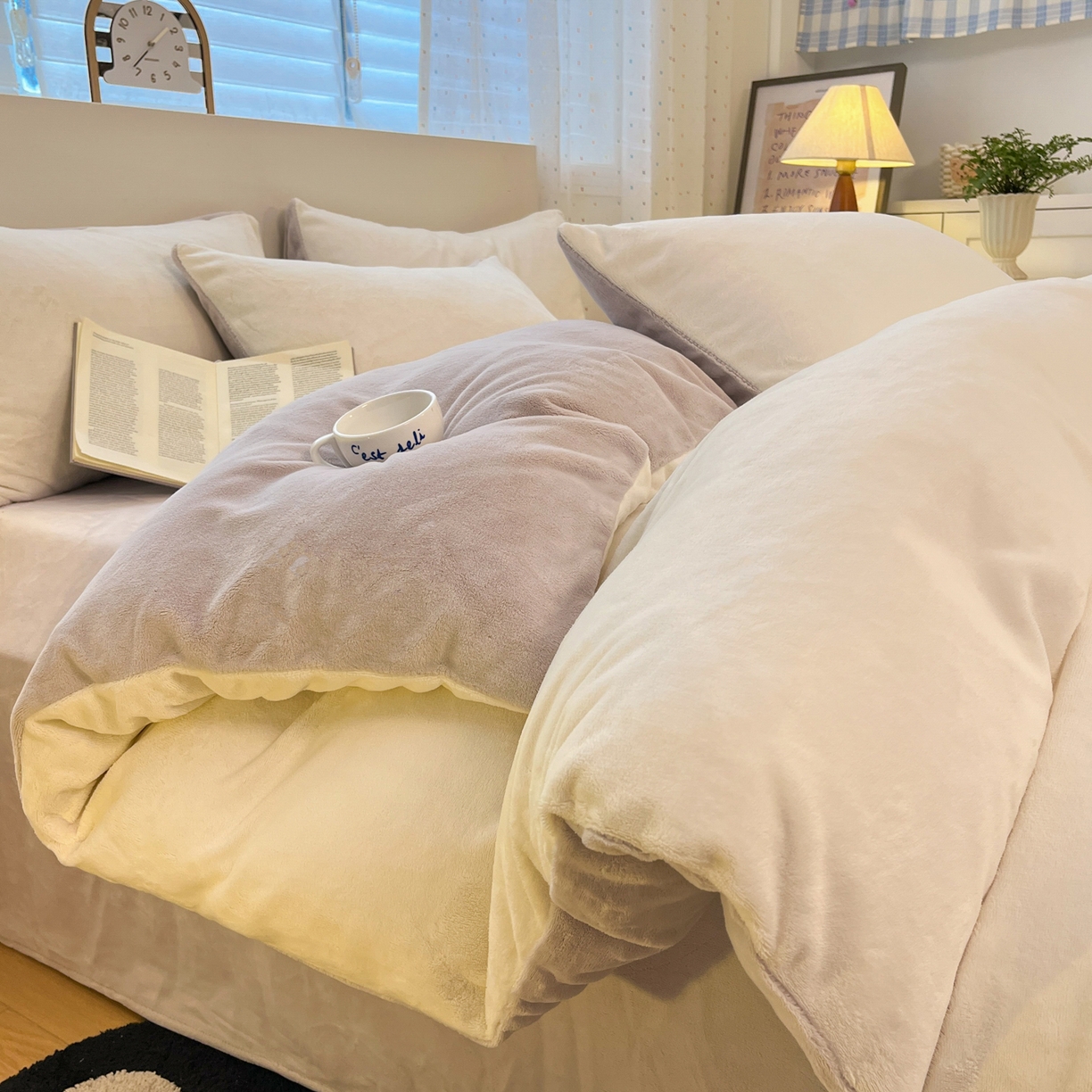 91家纺网 家纺一手货源 找家纺 颜选 2025新款纯色190克牛奶绒四件套 糯糯米灰