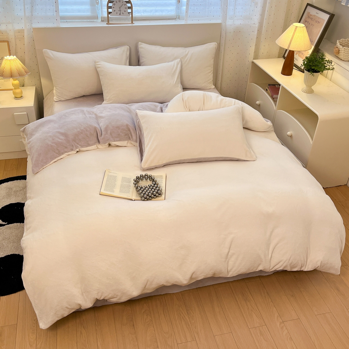 91家纺网 家纺一手货源 找家纺 颜选 2025新款纯色190克牛奶绒四件套 糯糯米灰