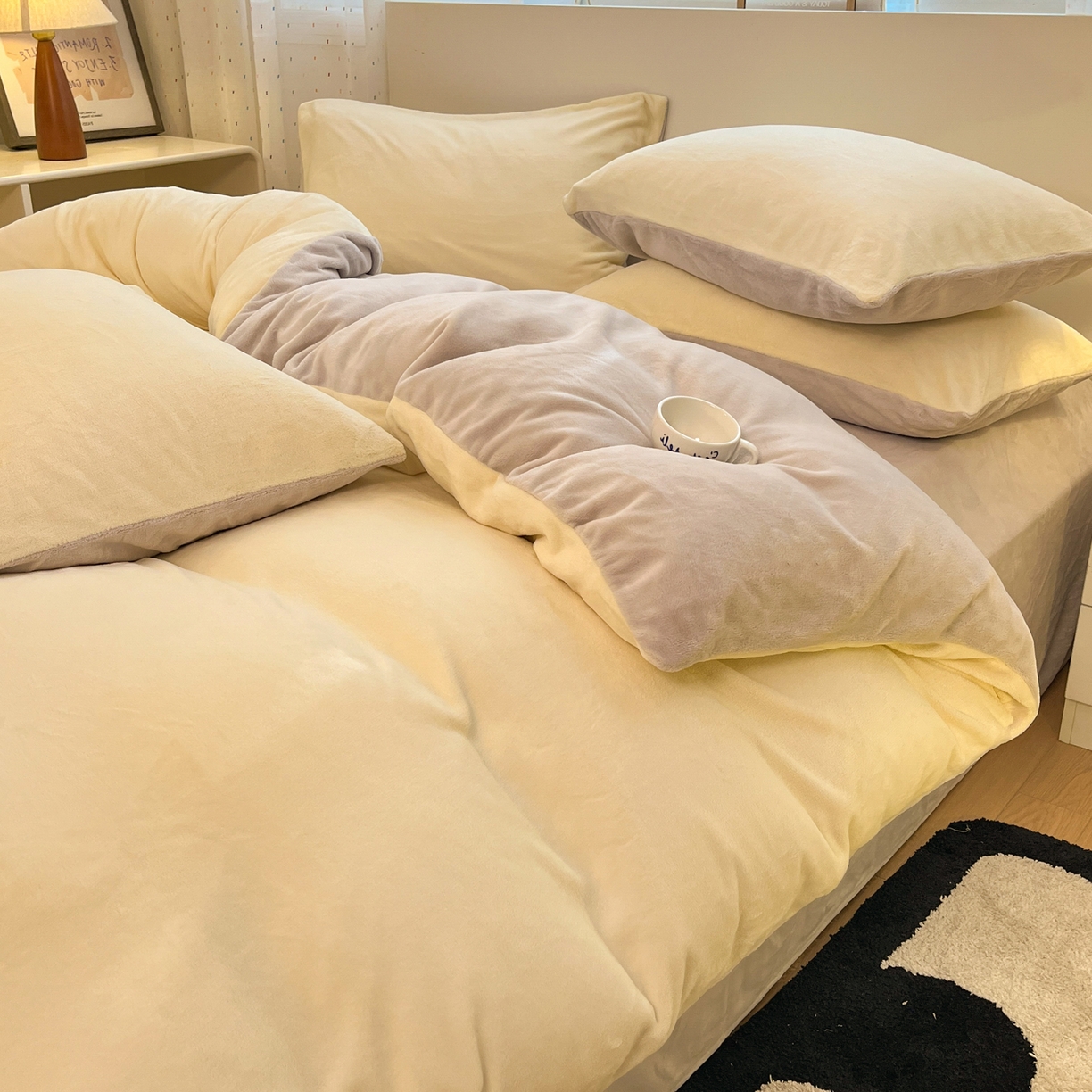 91家纺网 家纺一手货源 找家纺 颜选 2025新款纯色190克牛奶绒四件套 糯糯奶黄咖