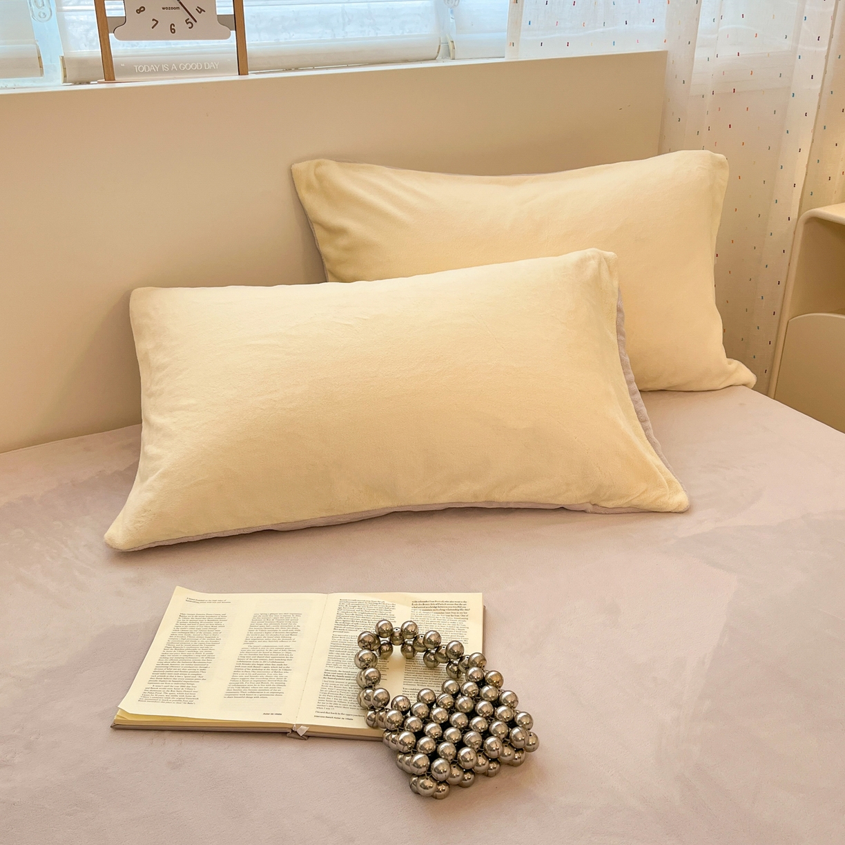 91家纺网 家纺一手货源 找家纺 颜选 2025新款纯色190克牛奶绒四件套 糯糯奶黄咖