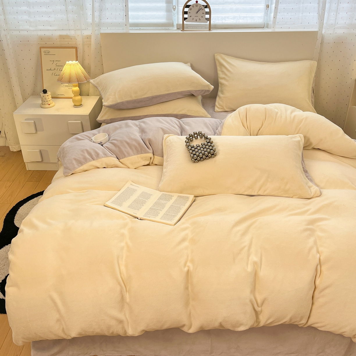 91家纺网 家纺一手货源 找家纺 颜选 2025新款纯色190克牛奶绒四件套 糯糯奶黄咖