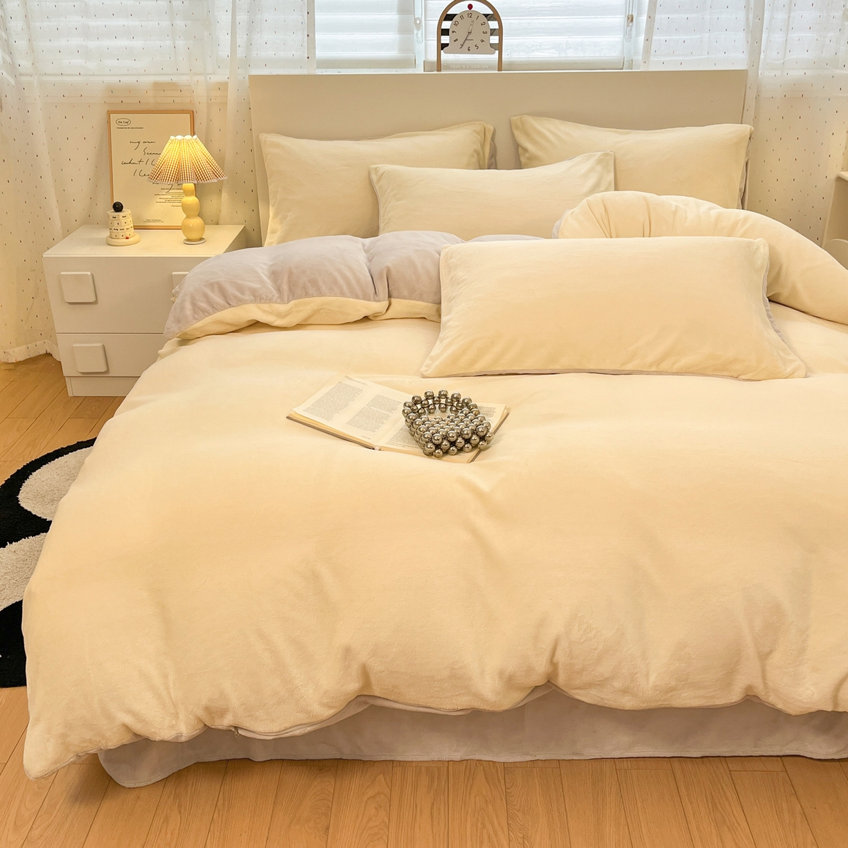 91家纺网 家纺一手货源 找家纺 颜选 2025新款纯色190克牛奶绒四件套 糯糯奶黄咖