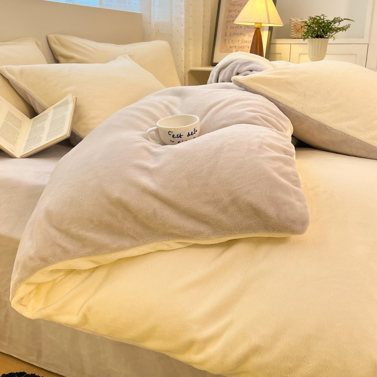 91家纺网 家纺一手货源 找家纺 颜选 2025新款纯色190克牛奶绒四件套 糯糯奶黄咖