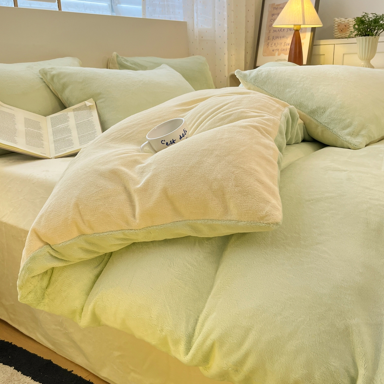 91家纺网 家纺一手货源 找家纺 颜选 2025新款纯色190克牛奶绒四件套 糯糯奶绿黄