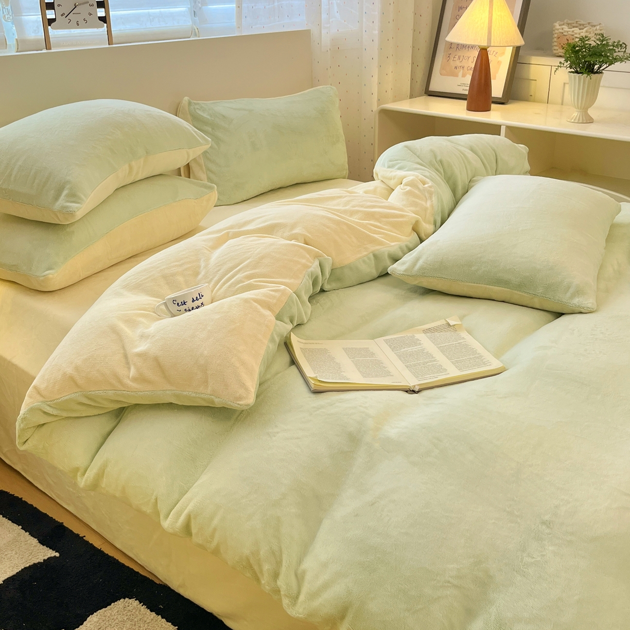 91家纺网 家纺一手货源 找家纺 颜选 2025新款纯色190克牛奶绒四件套 糯糯奶绿黄