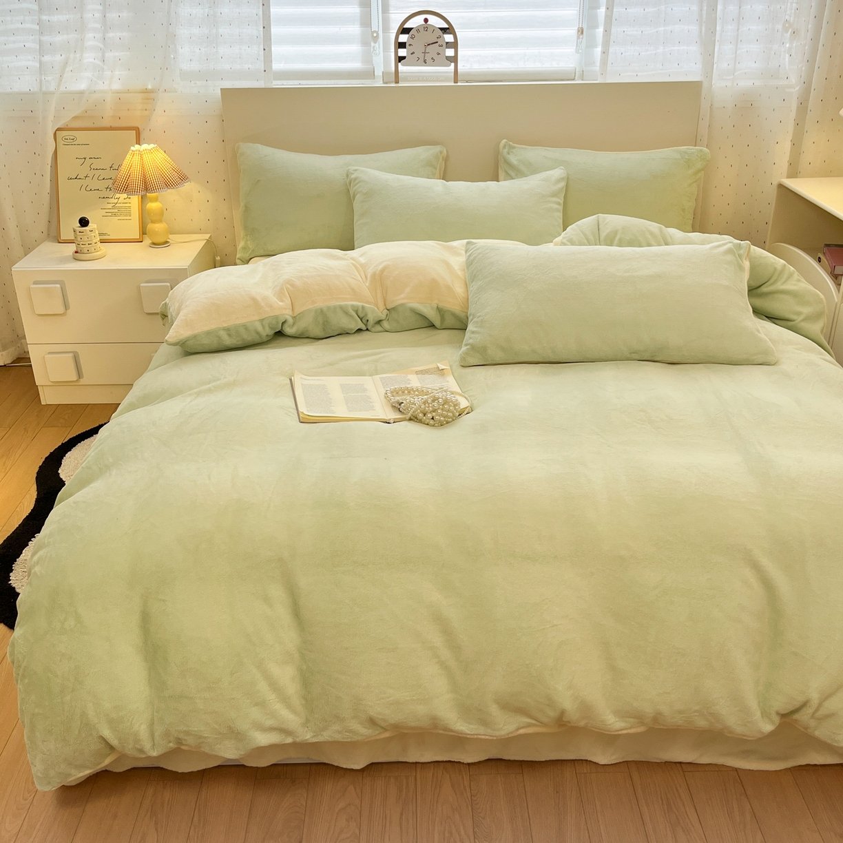 91家纺网 家纺一手货源 找家纺 颜选 2025新款纯色190克牛奶绒四件套 糯糯奶绿黄