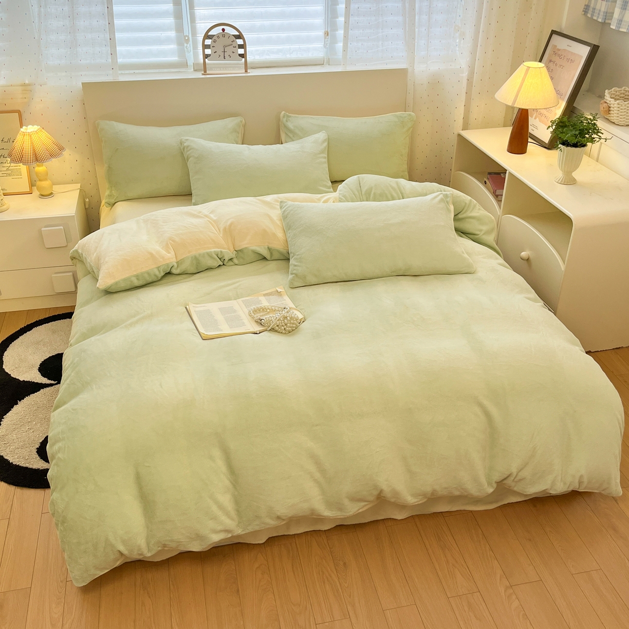 91家纺网 家纺一手货源 找家纺 颜选 2025新款纯色190克牛奶绒四件套 糯糯奶绿黄