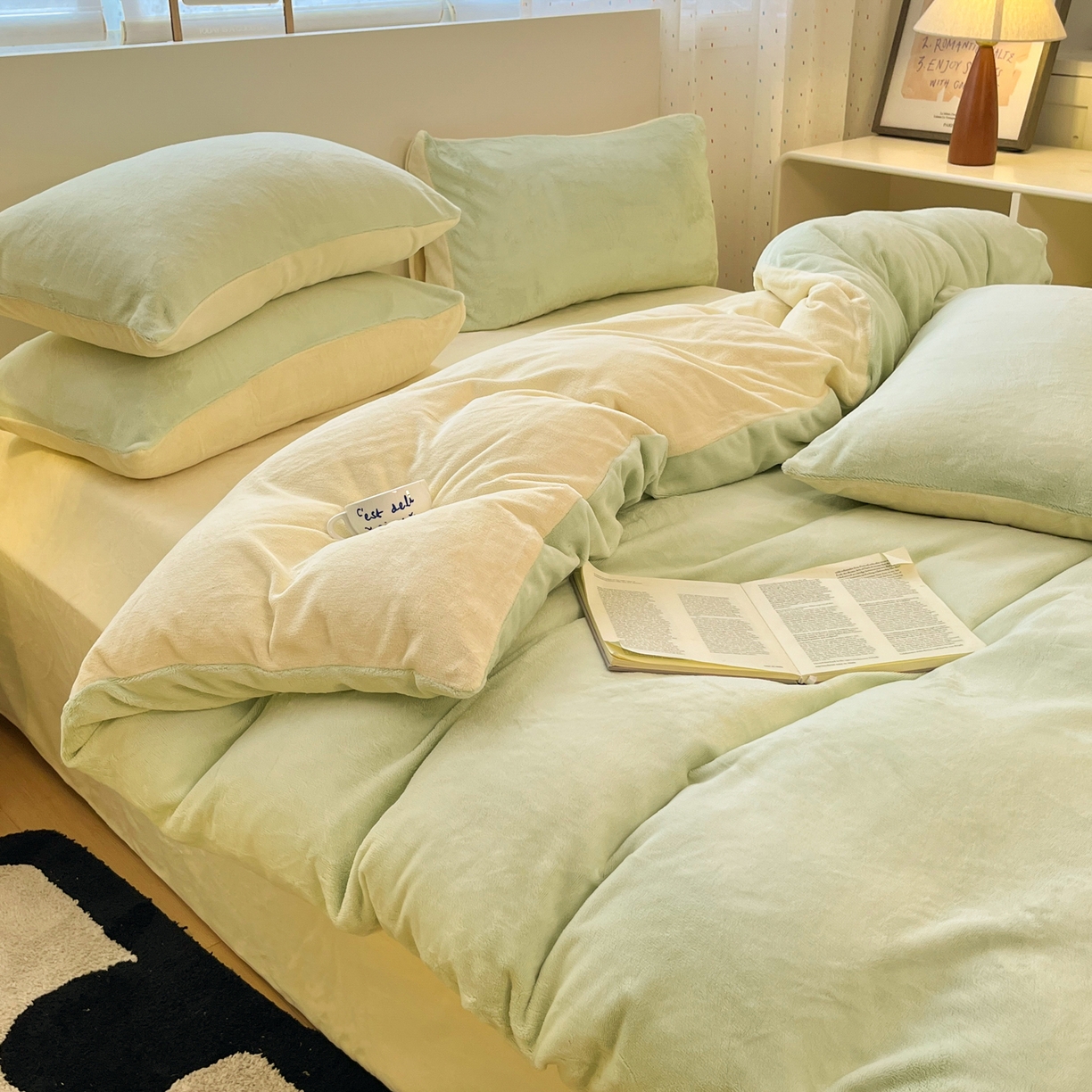 91家纺网 家纺一手货源 找家纺 颜选 2025新款纯色190克牛奶绒四件套 糯糯奶绿黄