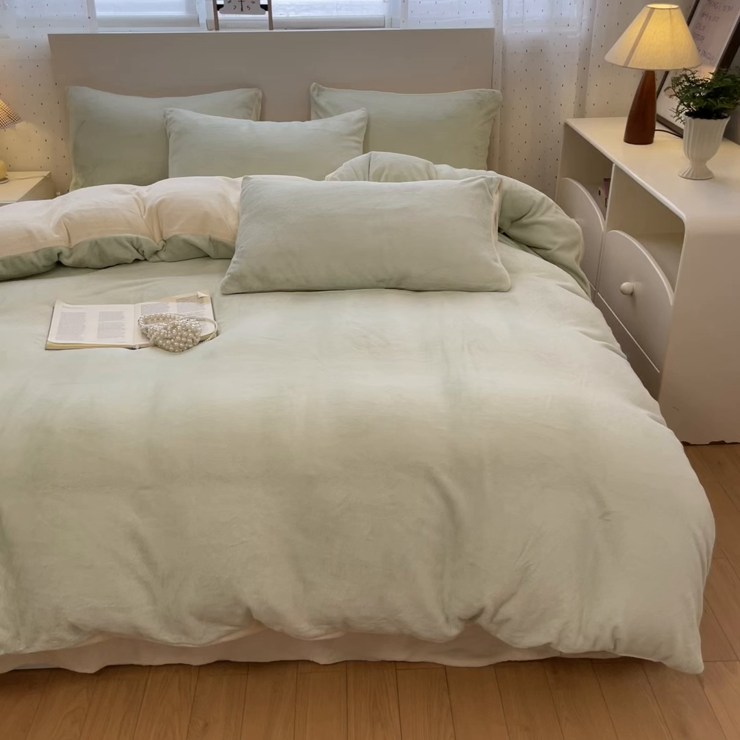 91家纺网 家纺一手货源 找家纺 颜选 2025新款纯色190克牛奶绒四件套 糯糯奶绿黄