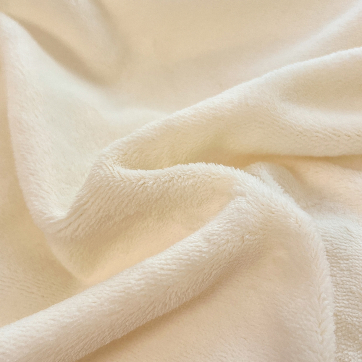 91家纺网 家纺一手货源 找家纺 颜选 2025新款纯色190克牛奶绒四件套 玉黄奶昔