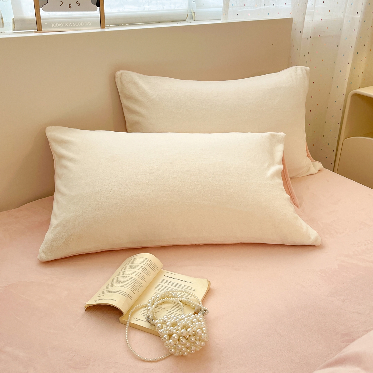 91家纺网 家纺一手货源 找家纺 颜选 2025新款纯色190克牛奶绒四件套 玉黄奶昔