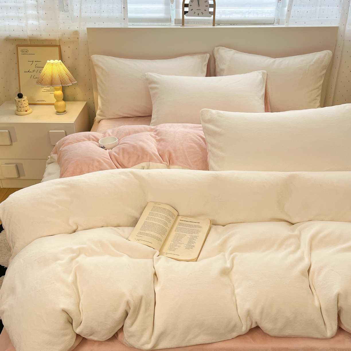 91家纺网 家纺一手货源 找家纺 颜选 2025新款纯色190克牛奶绒四件套 玉黄奶昔