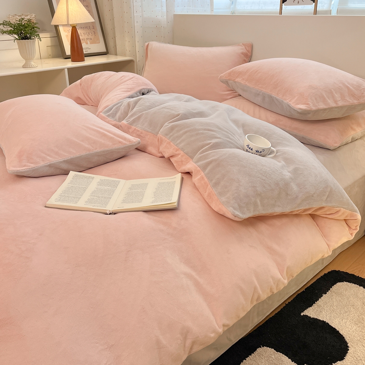 91家纺网 家纺一手货源 找家纺 颜选 2025新款纯色190克牛奶绒四件套 玉灰奶油