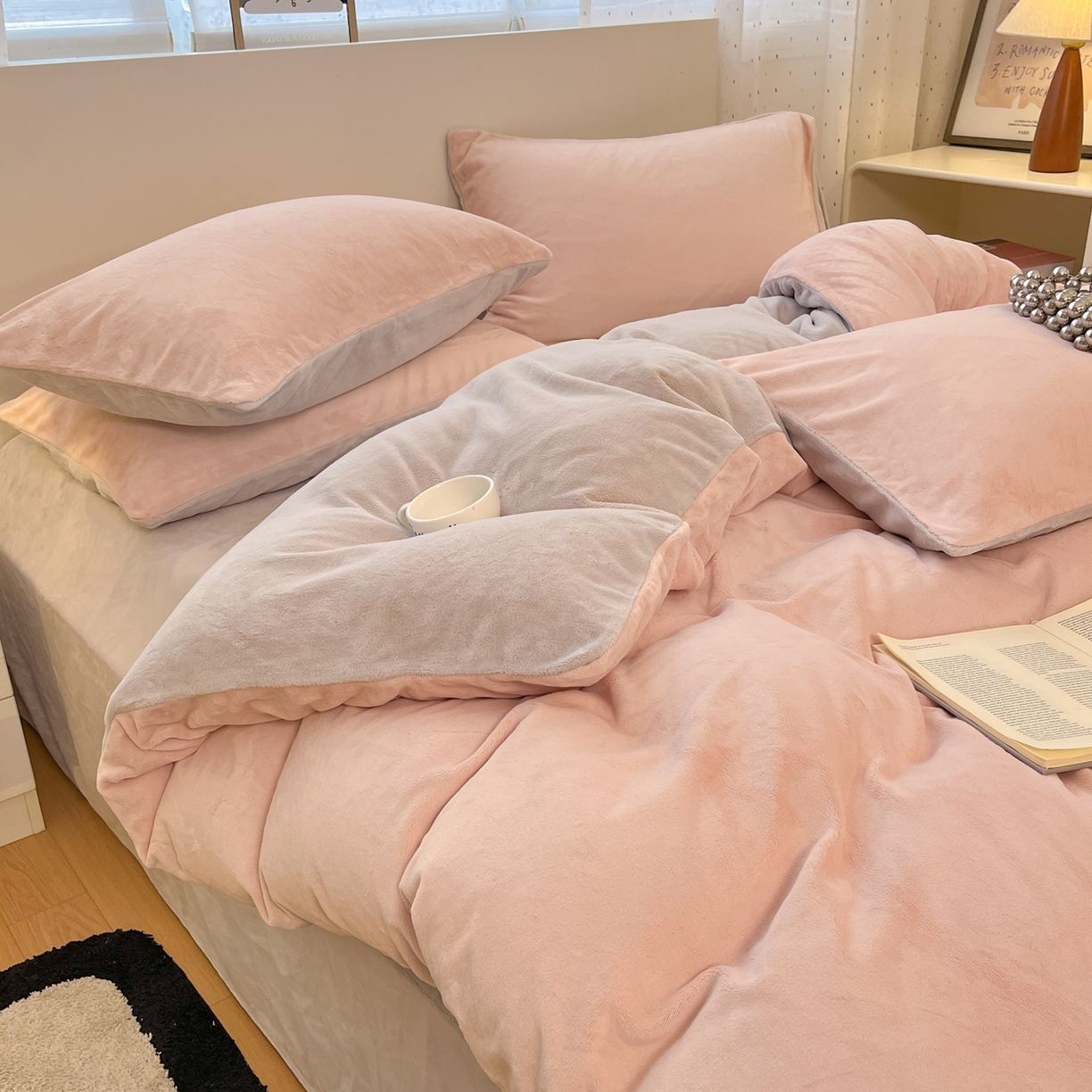 91家纺网 家纺一手货源 找家纺 颜选 2025新款纯色190克牛奶绒四件套 玉灰奶油