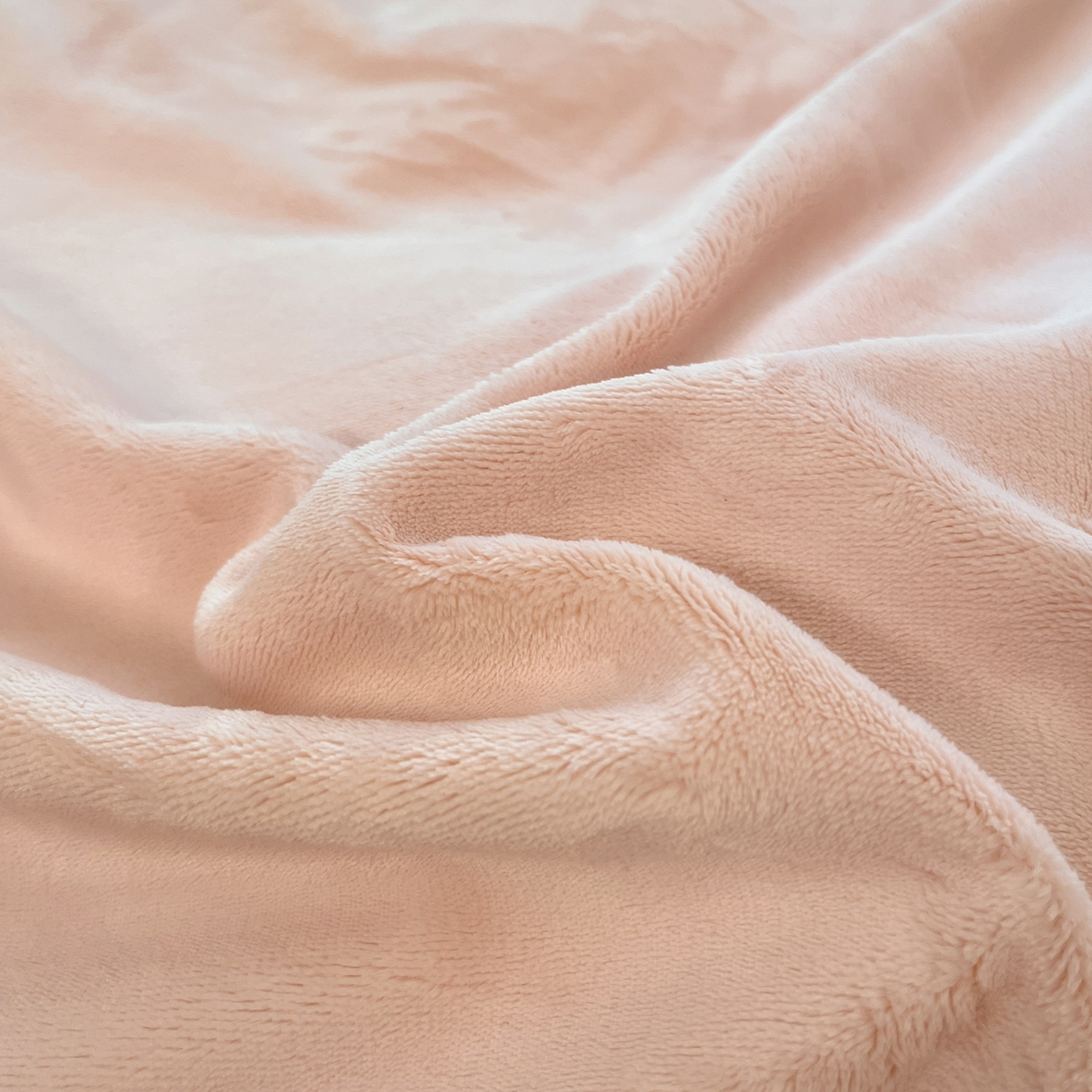 91家纺网 家纺一手货源 找家纺 颜选 2025新款纯色190克牛奶绒四件套 玉灰奶油