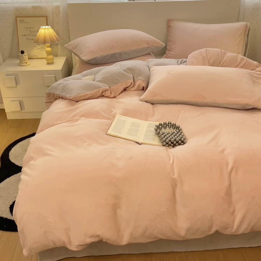 91家纺网 家纺一手货源 找家纺 颜选 2025新款纯色190克牛奶绒四件套 玉灰奶油