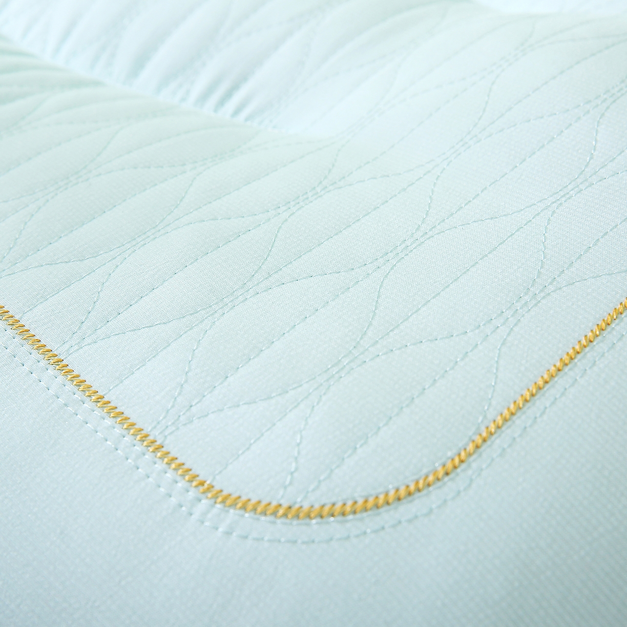 91家纺网 家纺一手货源 找家纺 鼎晟纺 2025新款步步高升护颈枕成人枕头学生枕芯 晴空蓝