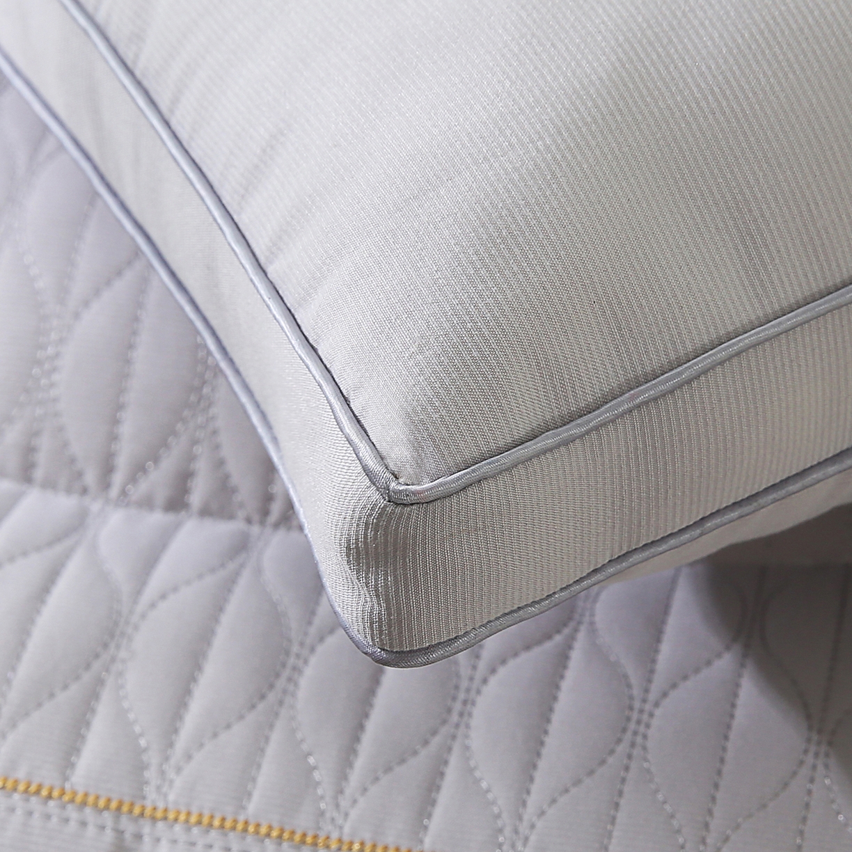 91家纺网 家纺一手货源 找家纺 鼎晟纺 2025新款步步高升护颈枕成人枕头学生枕芯 星灰