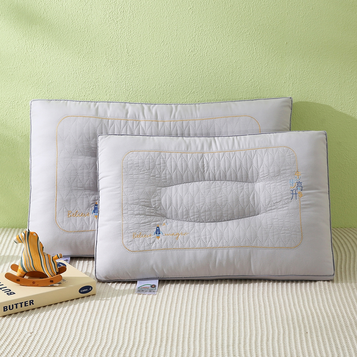 91家纺网 家纺一手货源 找家纺 鼎晟纺 2025新款步步高升护颈枕成人枕头学生枕芯 星灰