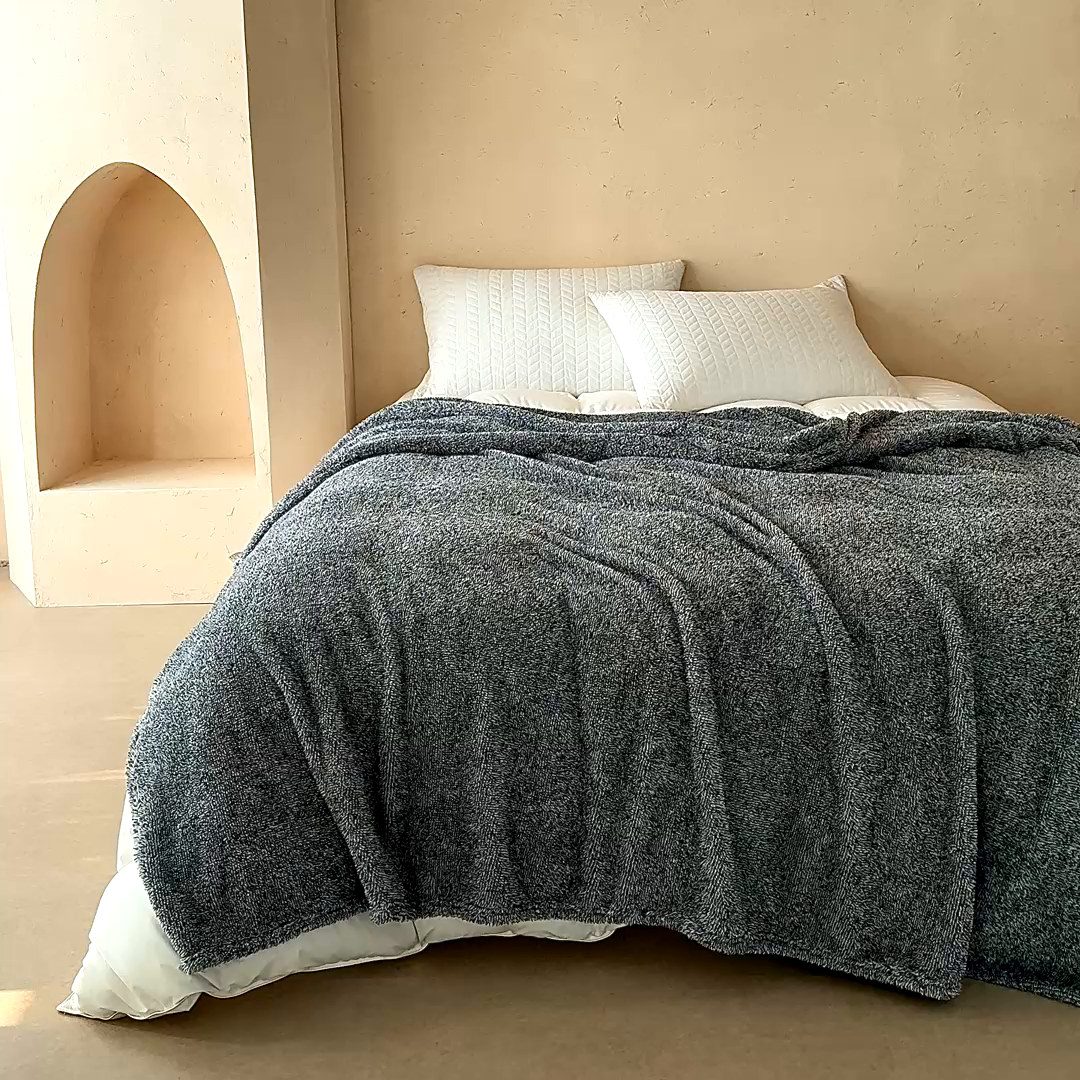 91家纺网 家纺一手货源 找家纺 缘生活 2025新款阳离子毛巾毯四季通用百搭款毛毯毯子 阳离子毛巾毯灰色