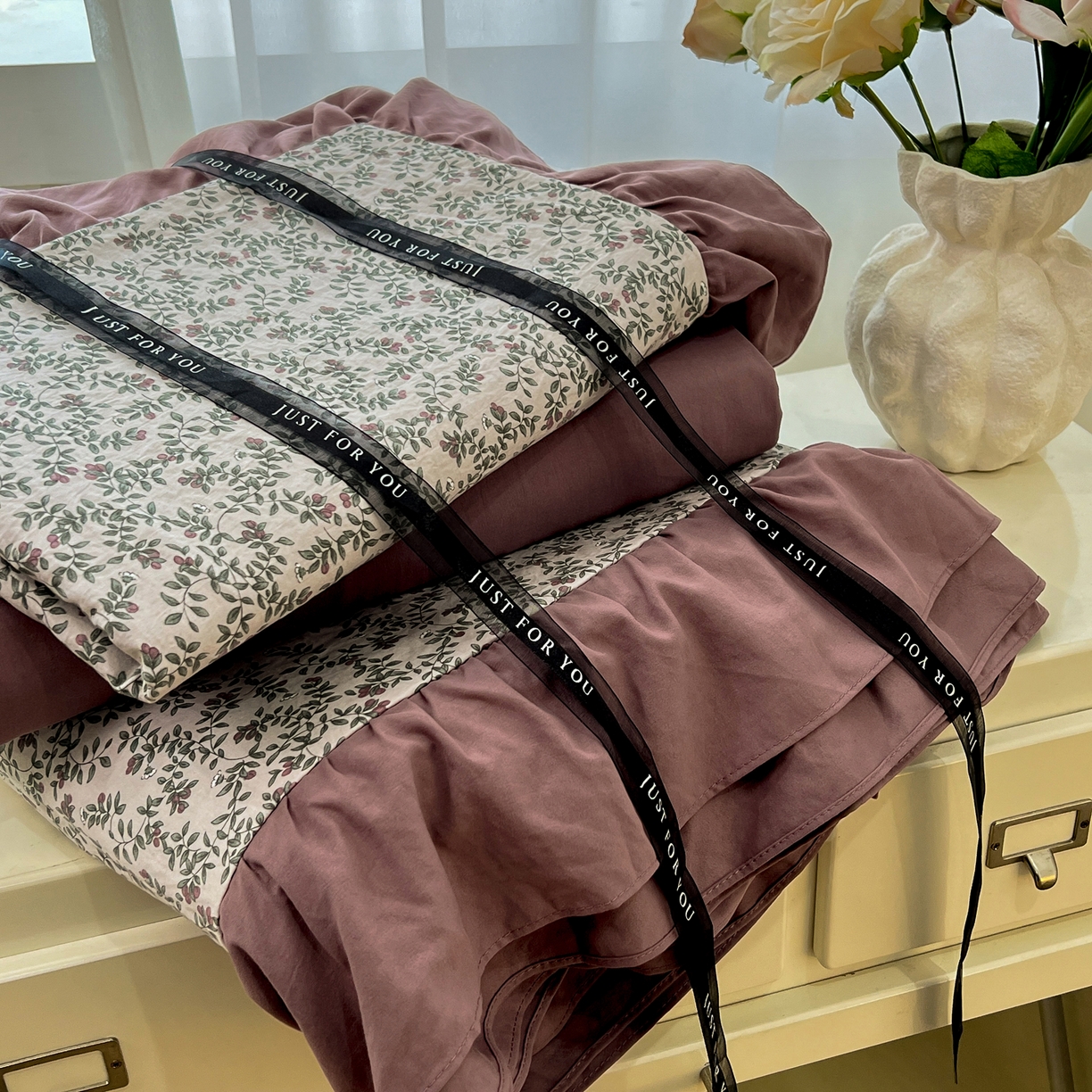 91家纺网 家纺一手货源 找家纺 豫见家纺 2025新款云感棉花边四件套 庭院春深