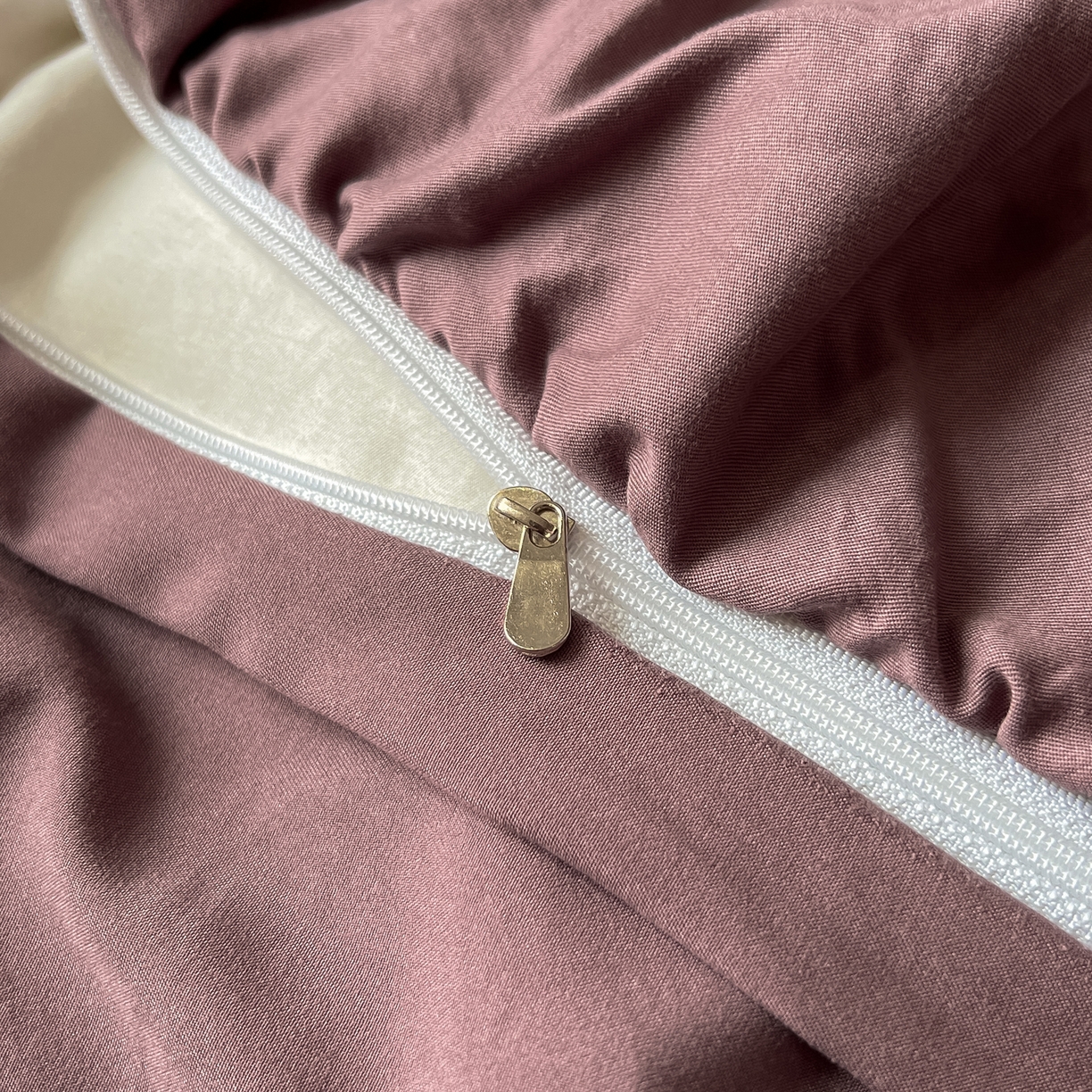 91家纺网 家纺一手货源 找家纺 豫见家纺 2025新款云感棉花边四件套 庭院春深