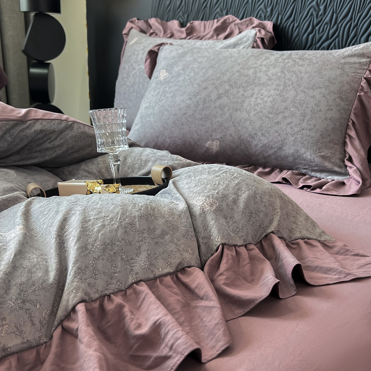 91家纺网 家纺一手货源 找家纺 豫见家纺 2025新款云感棉花边四件套 巴洛克之恋咖