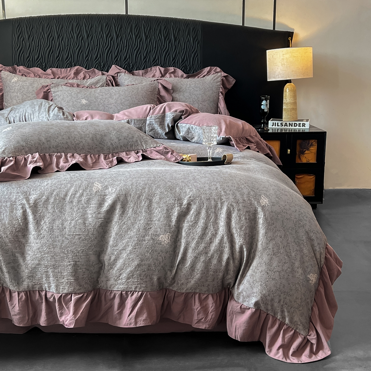 91家纺网 家纺一手货源 找家纺 豫见家纺 2025新款云感棉花边四件套 巴洛克之恋咖