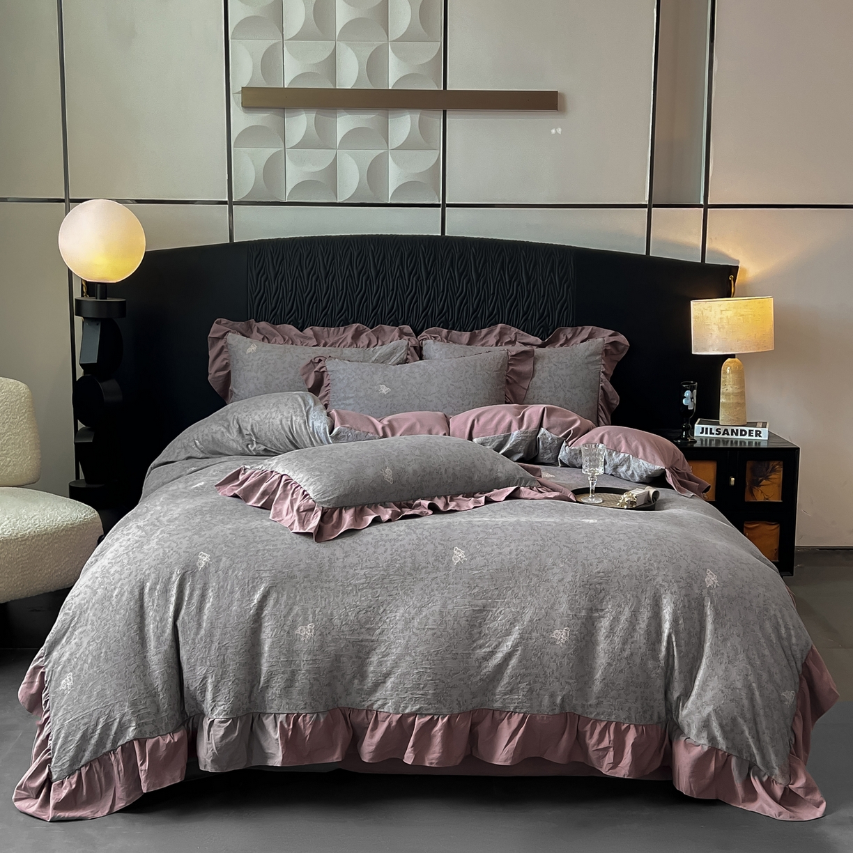 91家纺网 家纺一手货源 找家纺 （总）豫见家纺 2025新款高克重牛奶绒夹棉床盖四件套