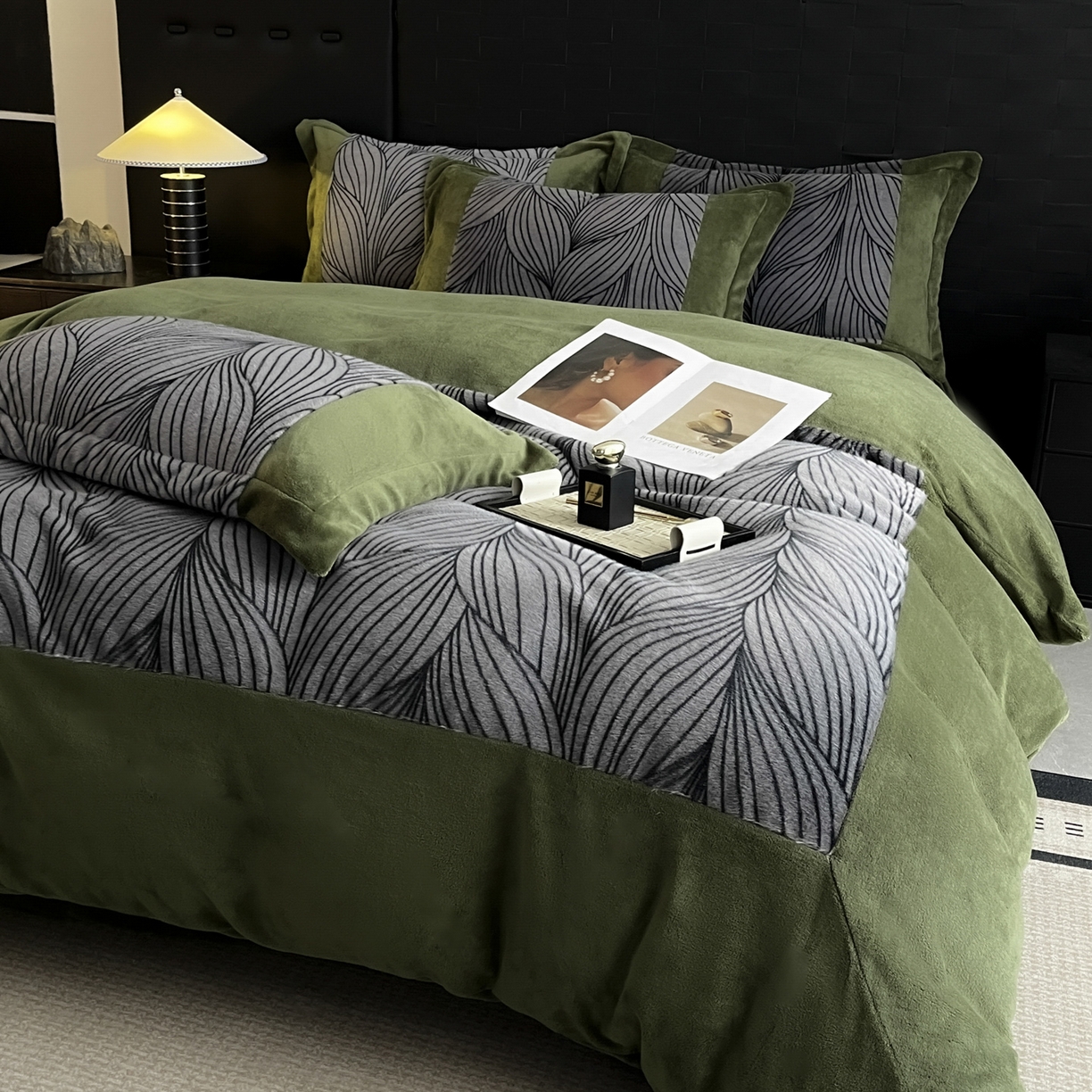 91家纺网 家纺一手货源 找家纺 羚羊语家纺 2025新款轻奢风雪貂绒牛奶绒四件套大拼角工艺貂毛绒升级款兔毛绒现代简约轻奢风三件套-左岸河畔 雪貂绒-松间谧