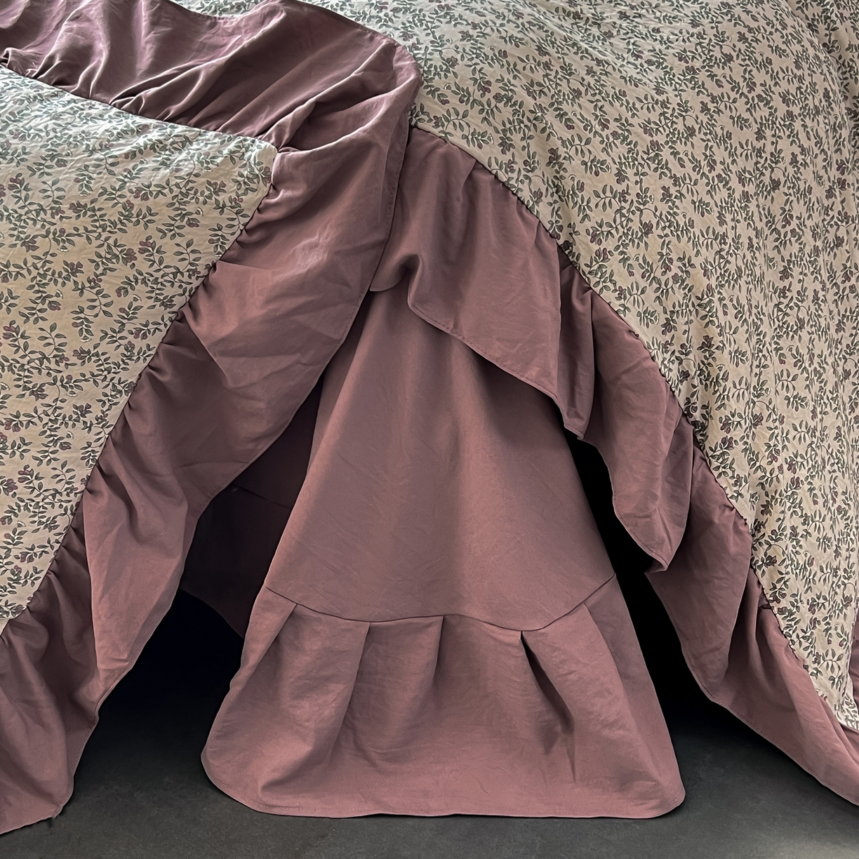 91家纺网 家纺一手货源 找家纺 豫见家纺 2025新款云感棉花边四件套 庭院春深