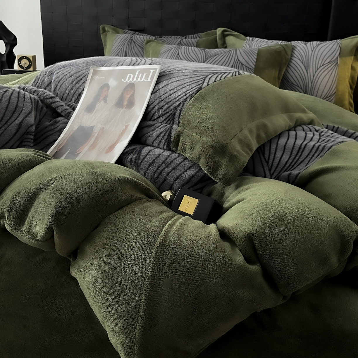 91家纺网 家纺一手货源 找家纺 羚羊语家纺 2025新款轻奢风雪貂绒牛奶绒四件套大拼角工艺貂毛绒升级款兔毛绒现代简约轻奢风三件套-左岸河畔 雪貂绒-松间谧