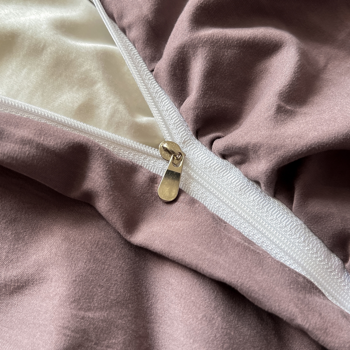 91家纺网 家纺一手货源 找家纺 豫见家纺 2025新款云感棉花边四件套 桐秋红