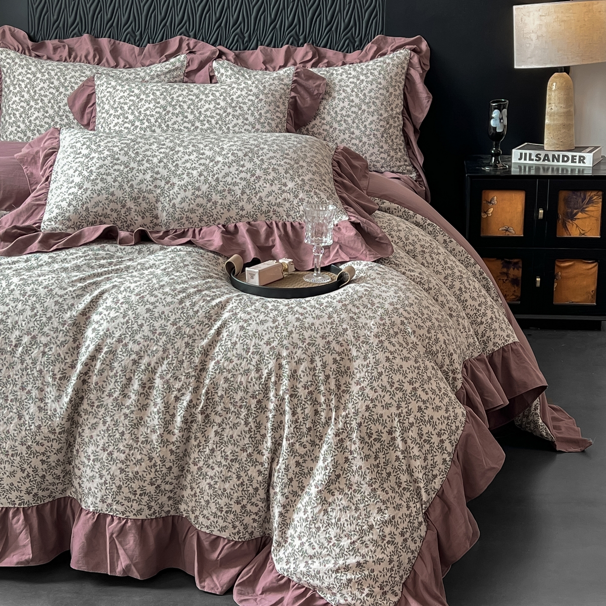 91家纺网 家纺一手货源 找家纺 豫见家纺 2025新款云感棉花边四件套 庭院春深