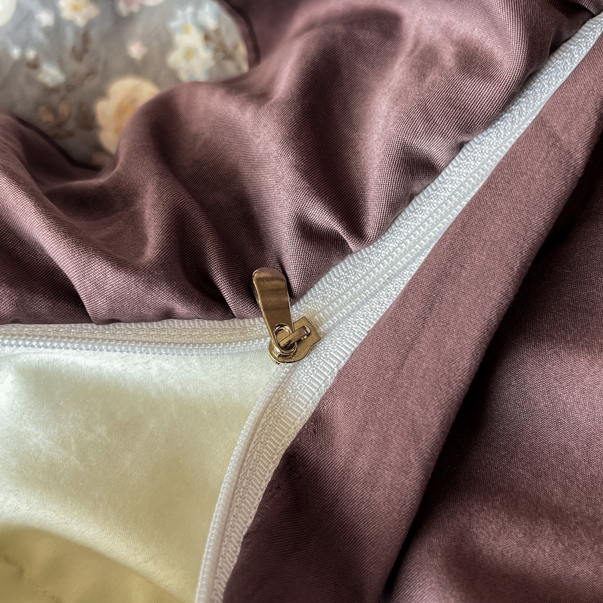 91家纺网 家纺一手货源 找家纺 豫见家纺 2025新款云感棉花边四件套 花盏灰