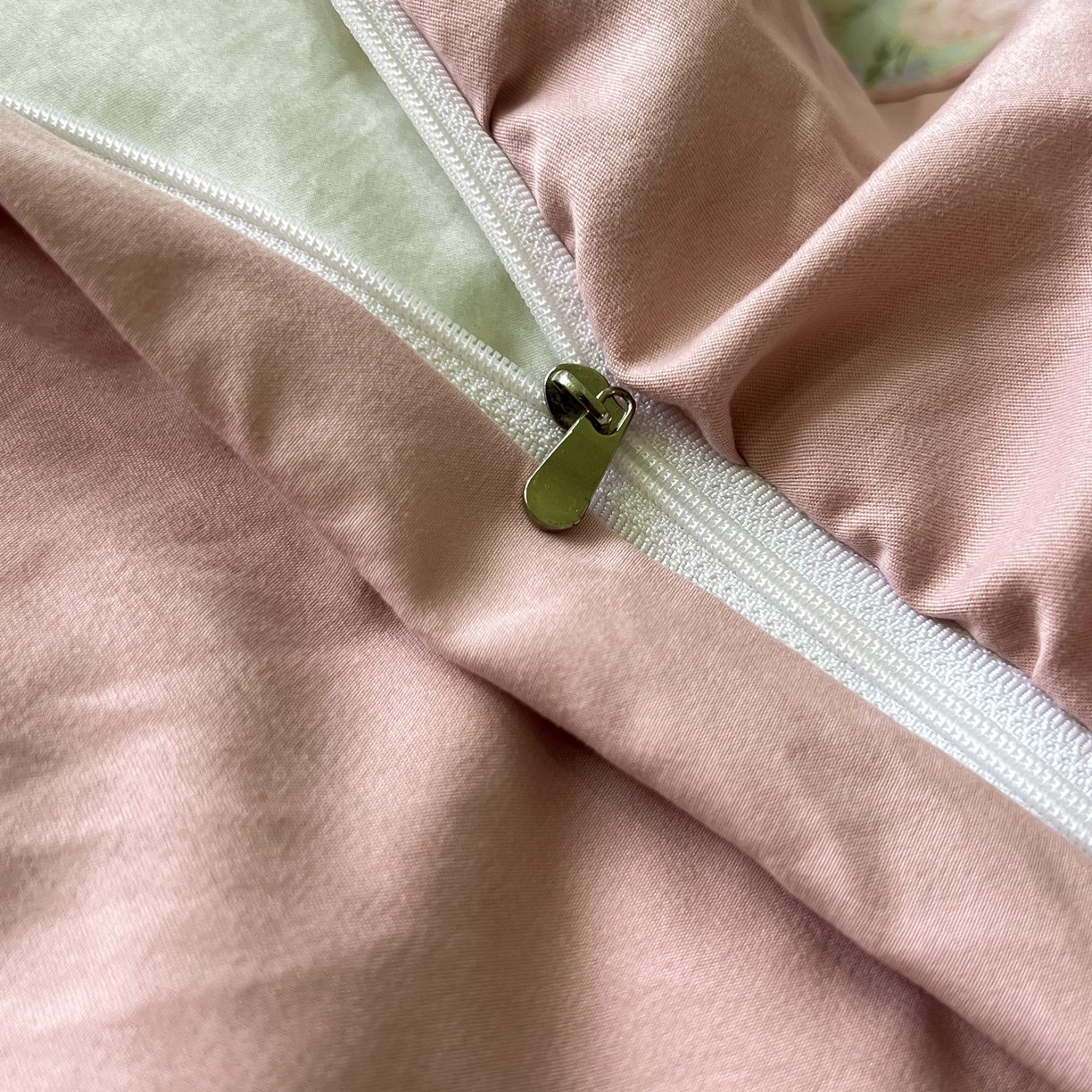 91家纺网 家纺一手货源 找家纺 豫见家纺 2025新款云感棉花边四件套 花盏绿