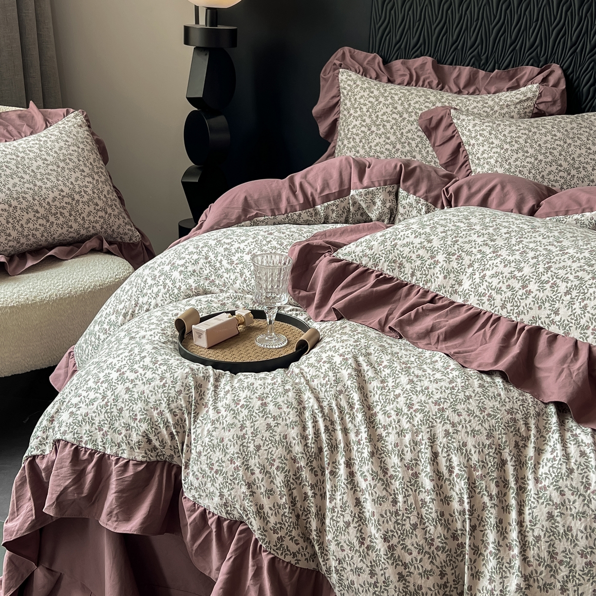 91家纺网 家纺一手货源 找家纺 豫见家纺 2025新款云感棉花边四件套 庭院春深