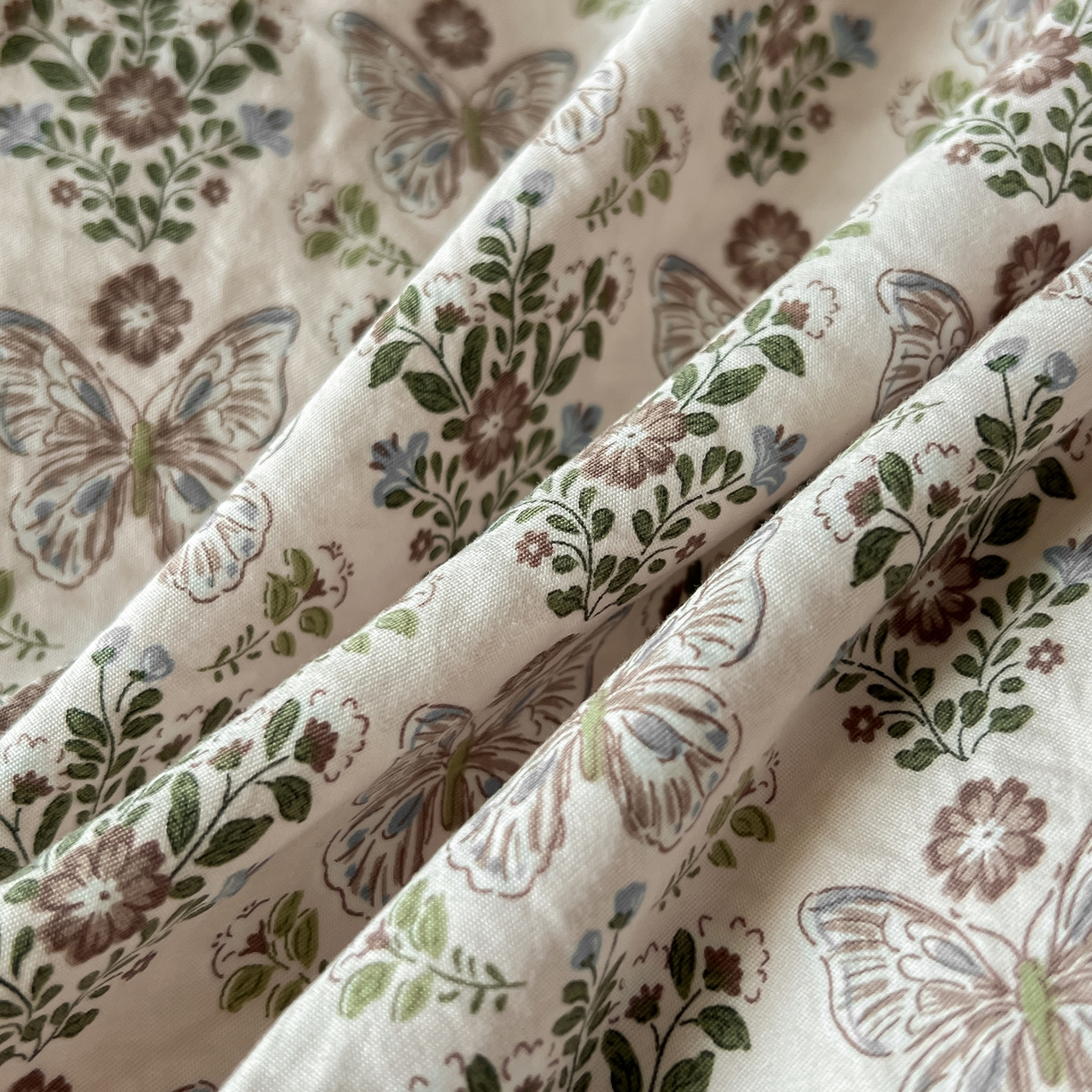 91家纺网 家纺一手货源 找家纺 豫见家纺 2025新款云感棉花边四件套 花间蝴蝶