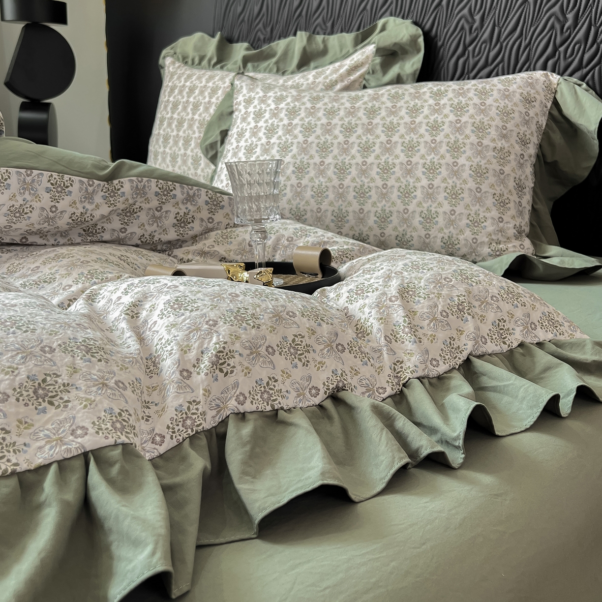 91家纺网 家纺一手货源 找家纺 豫见家纺 2025新款云感棉花边四件套 花间蝴蝶