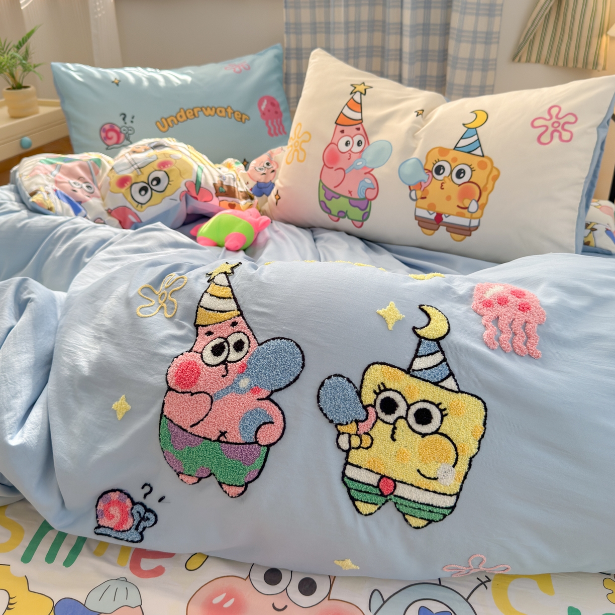 91家纺网 家纺一手货源 找家纺 一霖家纺 2025新款高克重云朵棉毛巾绣印绣四件套-小清新-第四波小清新系列 深海派对