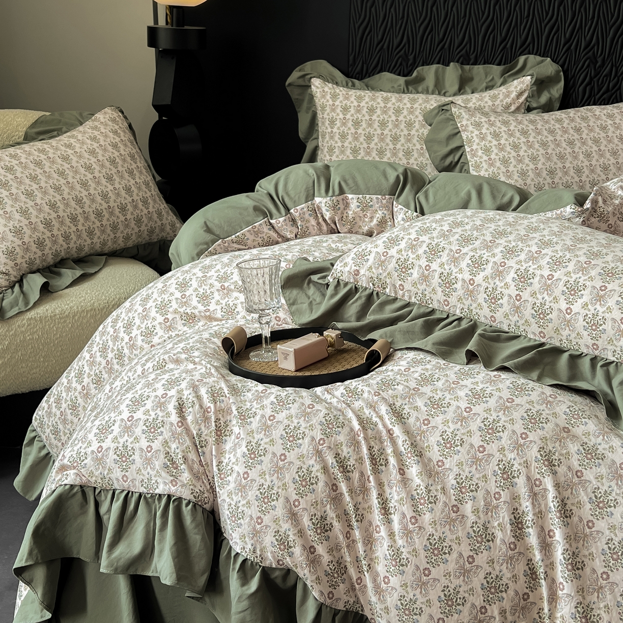 91家纺网 家纺一手货源 找家纺 豫见家纺 2025新款云感棉花边四件套 花间蝴蝶