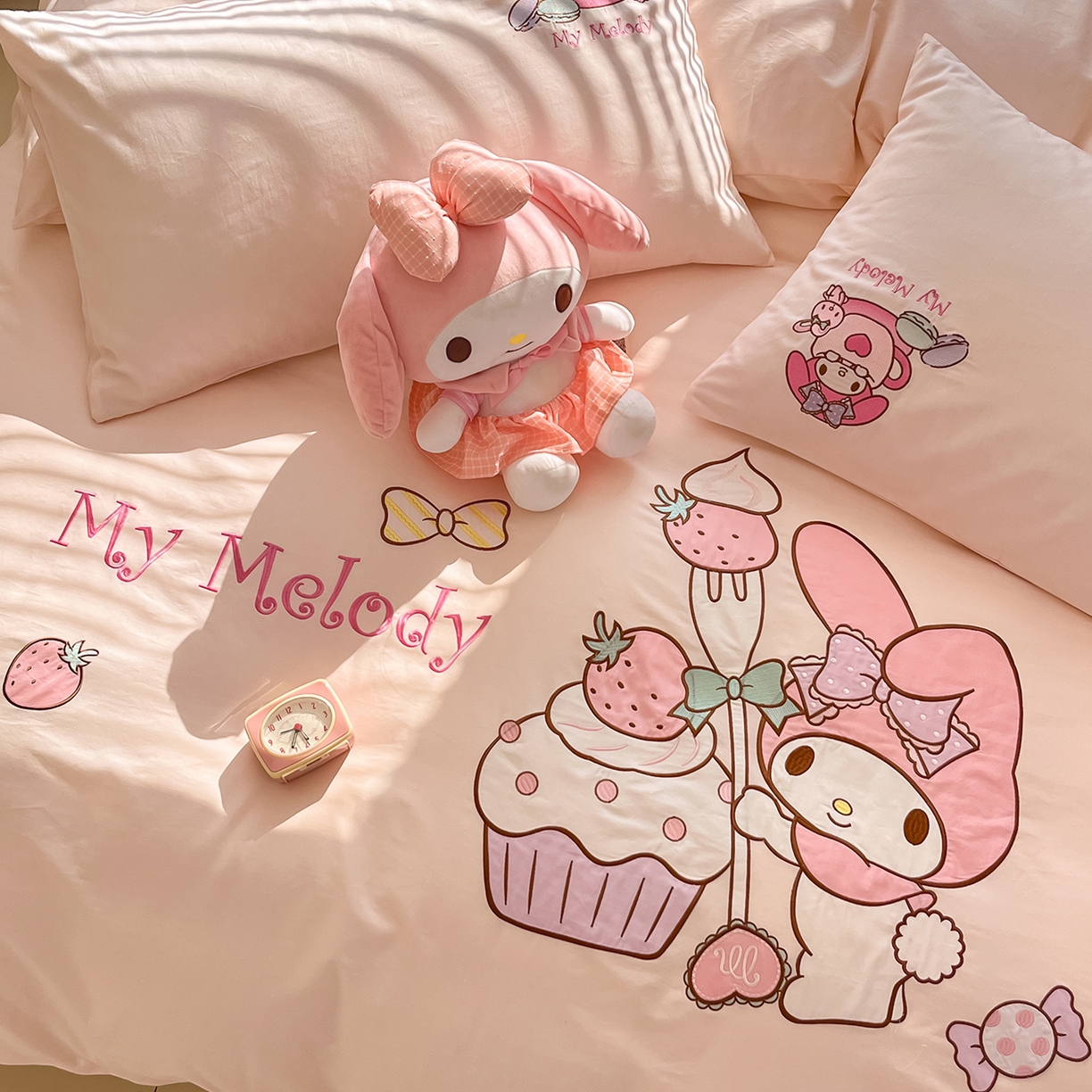 91家纺网 家纺一手货源 找家纺 （总）蓝邻家纺 2025年新款全棉纯棉云柔棉三丽鸥刺绣四件套系列