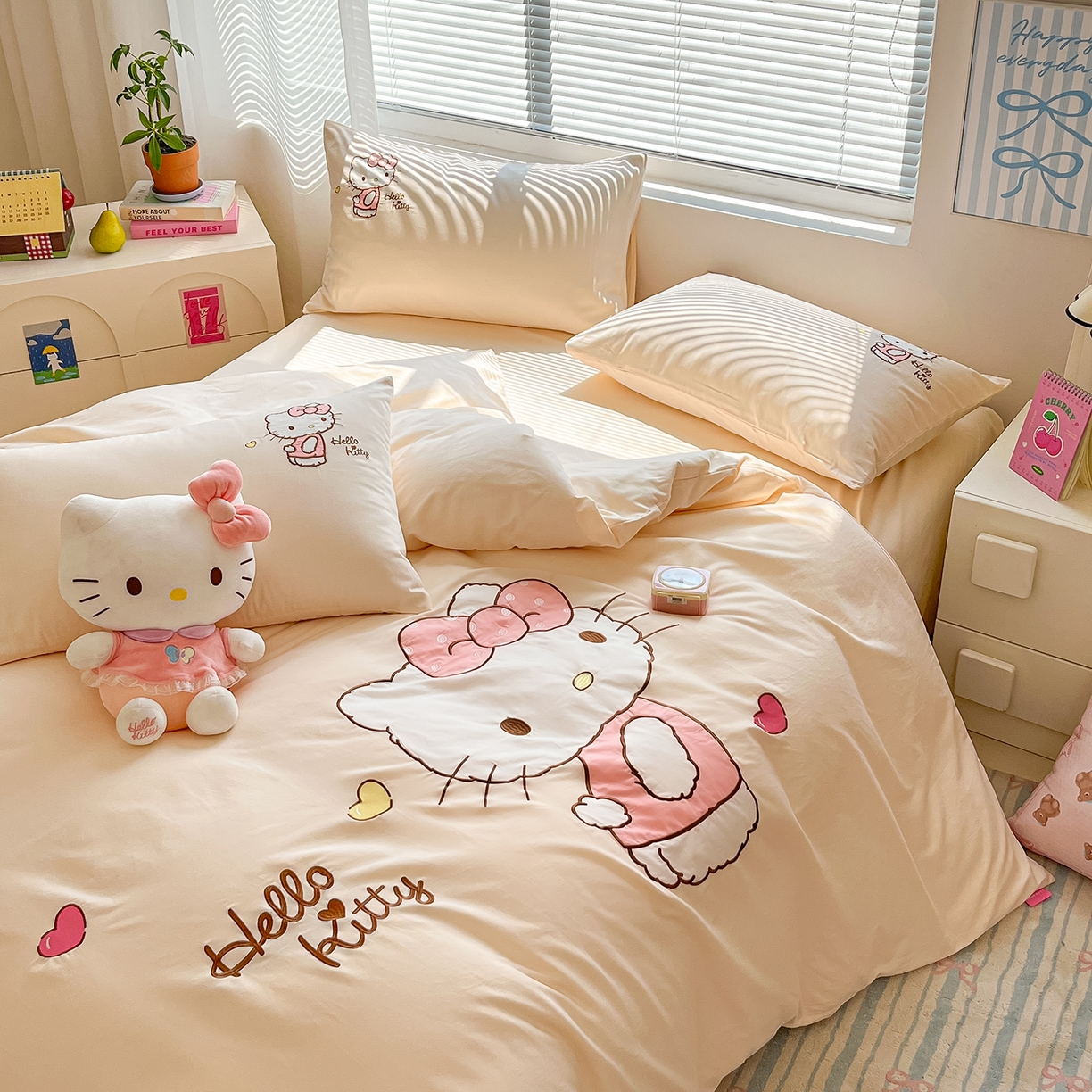 91家纺网 家纺一手货源 找家纺 （总）蓝邻家纺 2025年新款全棉纯棉云柔棉三丽鸥刺绣四件套系列