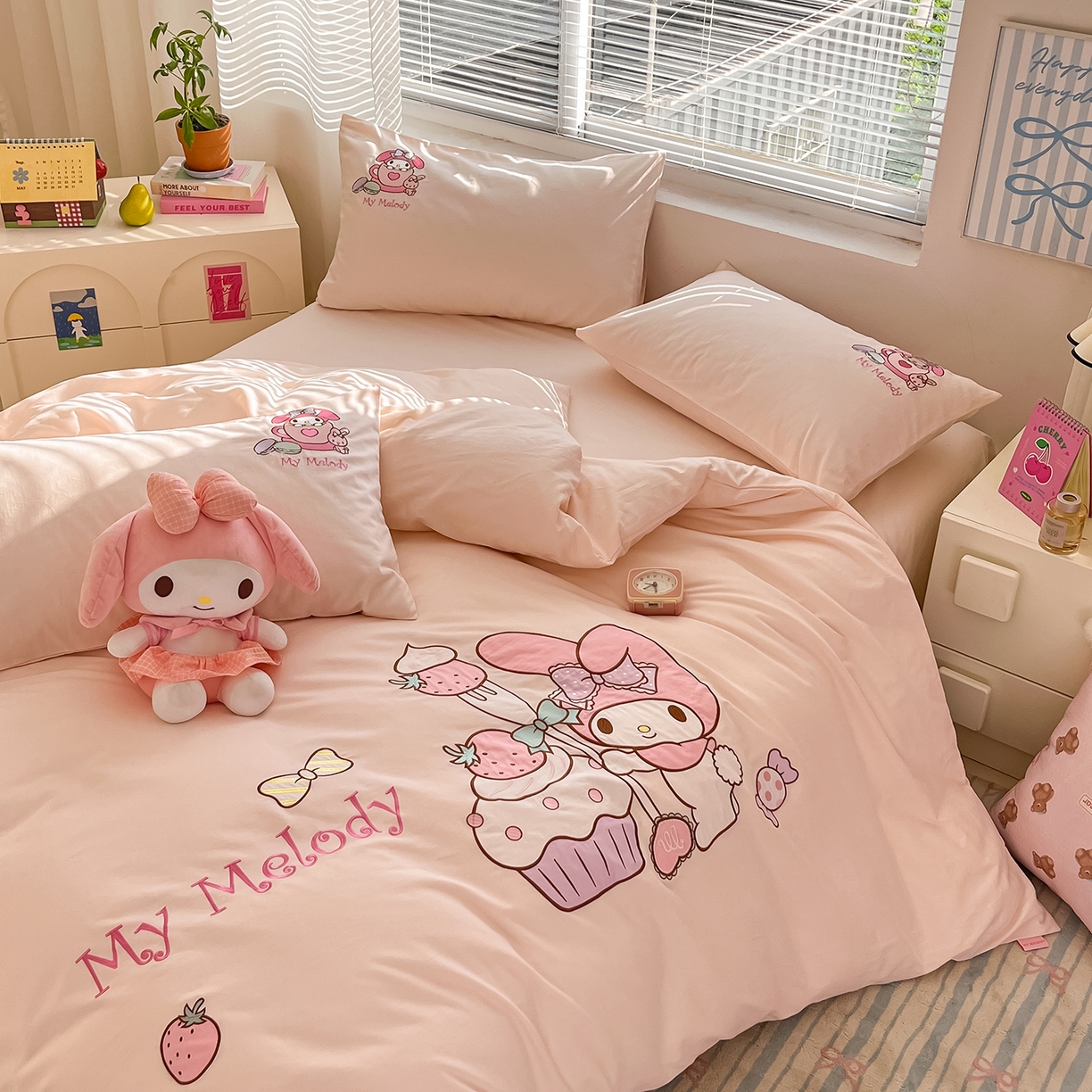 蓝邻家纺 2025年新款全棉纯棉云柔棉三丽鸥刺绣四件套系列 泡芙美乐蒂